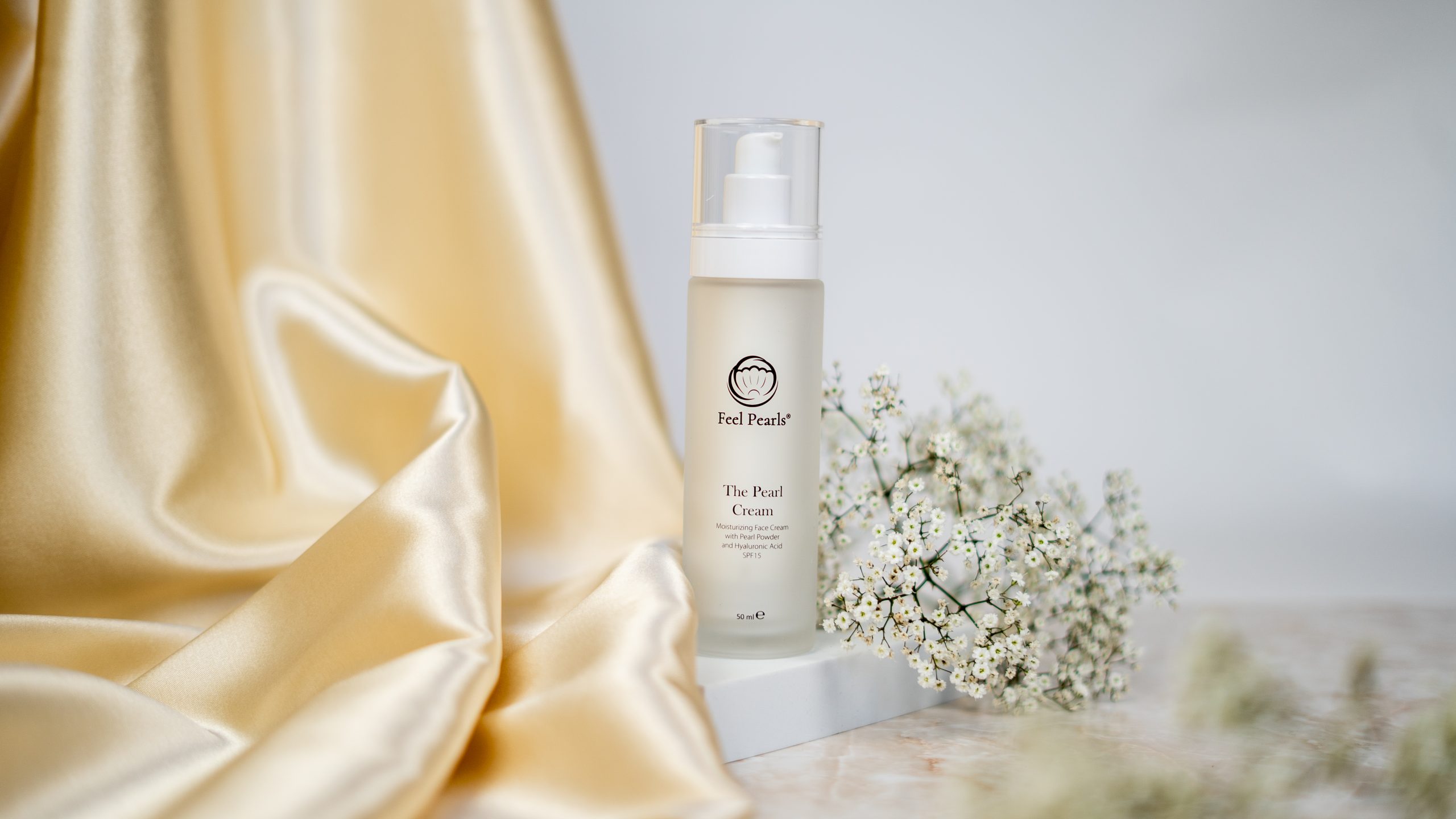 Levně Hydratační pleťový krém s perlovým práškem a kyselinou hyaluronovou SPF 15 – 50ml