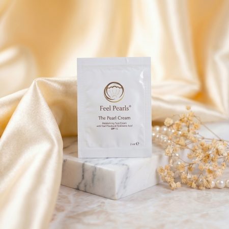 Hydratační pleťový krém s perlovým práškem a kyselinou hyaluronovou SPF 15 – vzorek 2ml